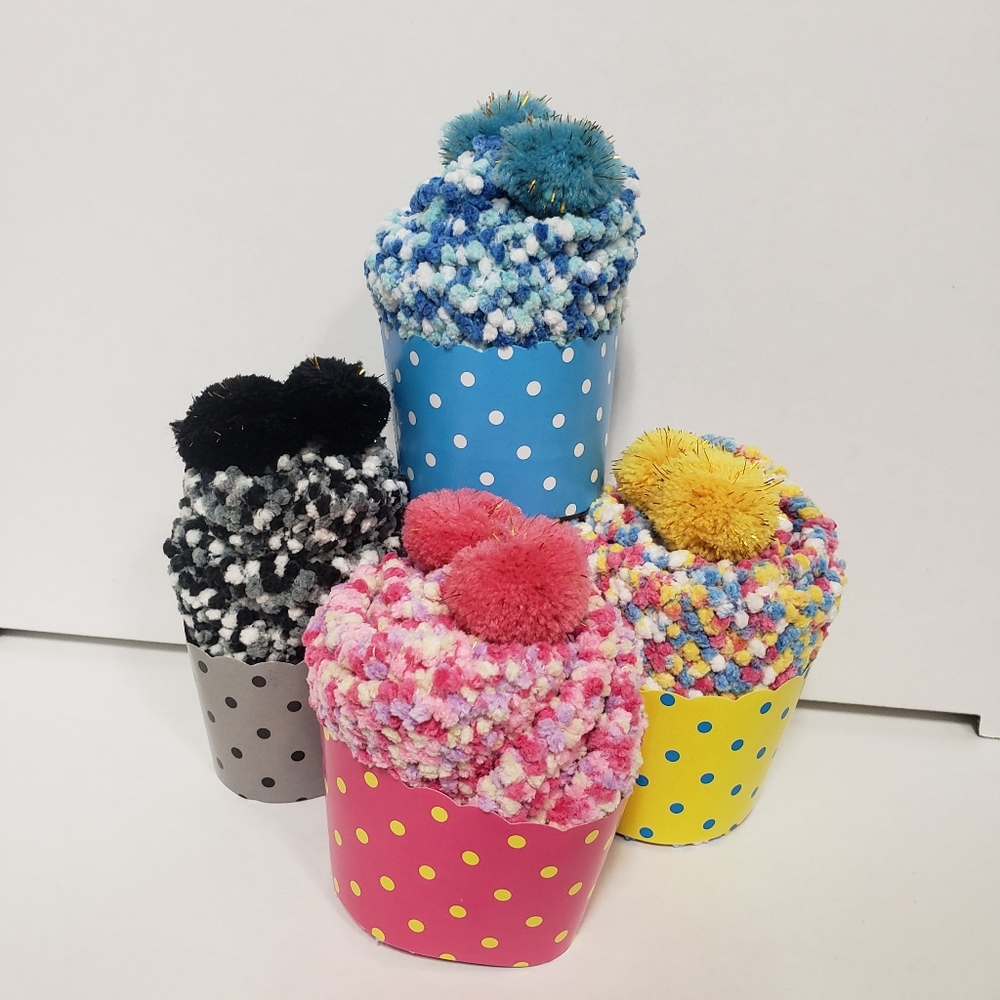 Cupcake fuzzy socks
